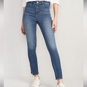 Extra High-Waisted Rockstar 360° Stretch
Super-Skinny Jeans